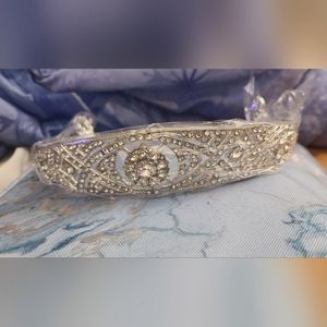 Meagan Markle style tiara